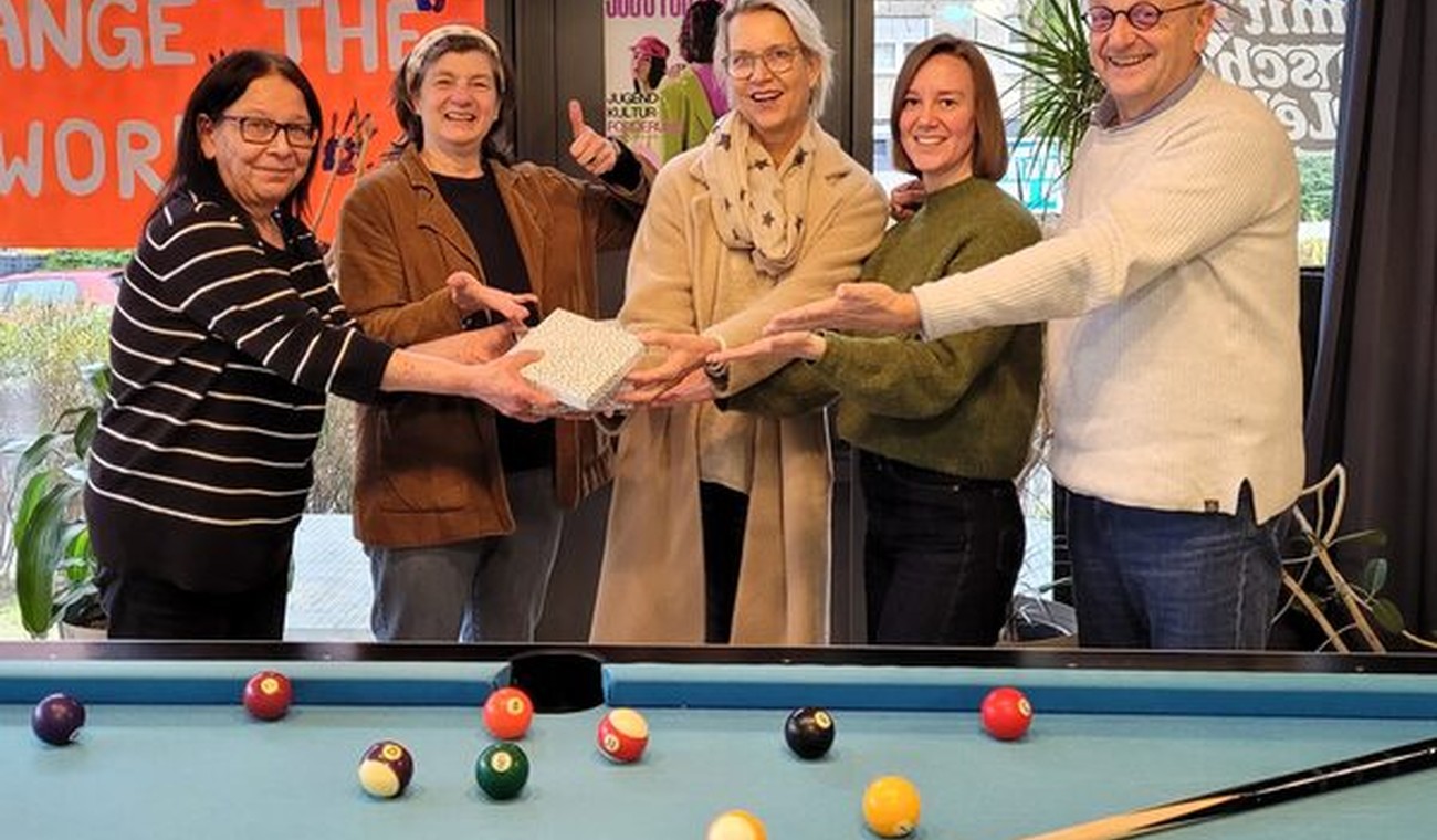 1.752 Euro aus Schelmengraben für das Kinder und Jugendtelefon in Wiesbaden