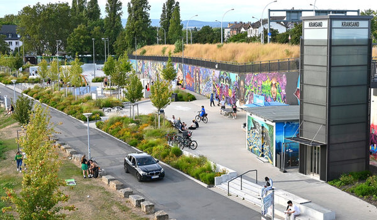 Aufzug am Rheinufer in Kastel nach monatelangen Reparaturen wieder offen