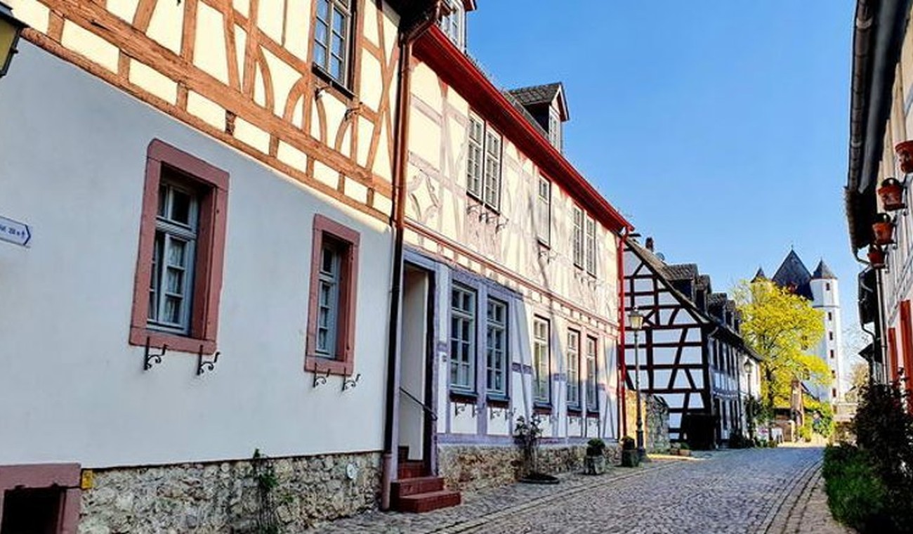 Eltville bietet vielfältige öffentliche Führungen im September