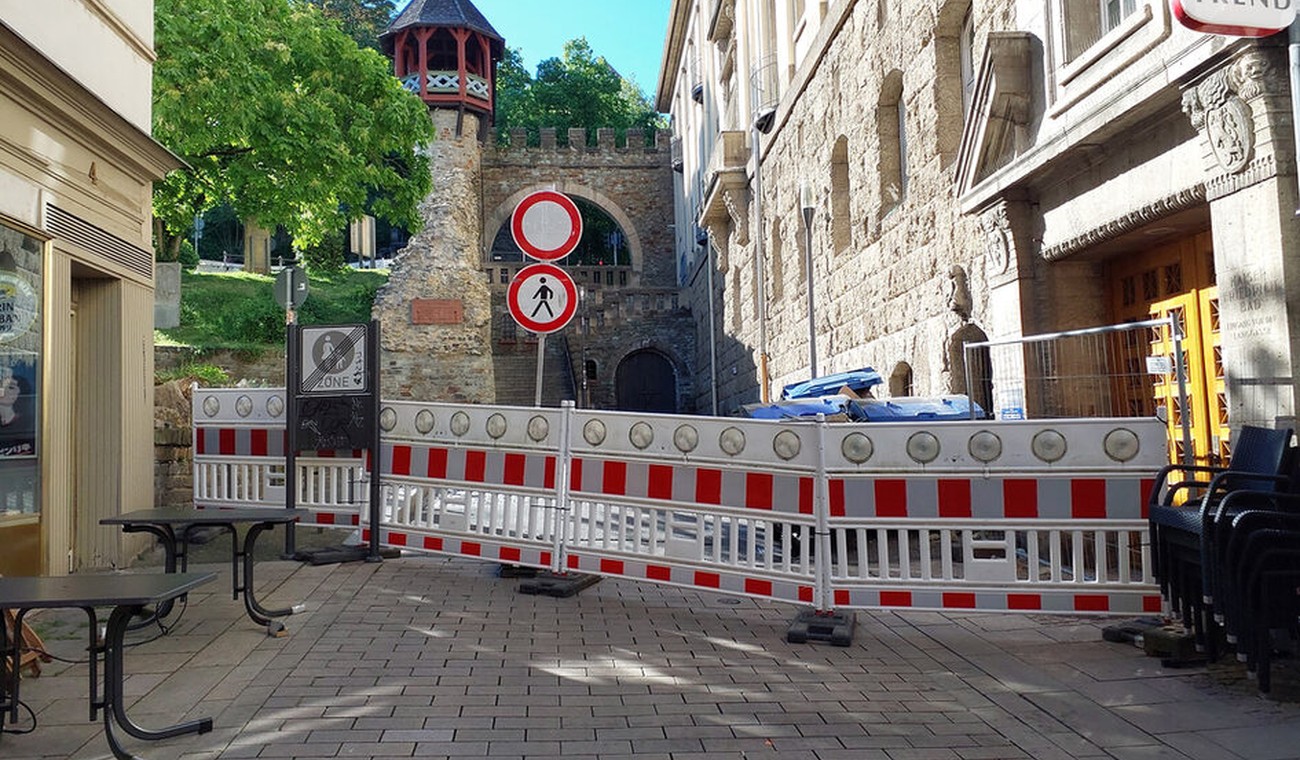 Fensterbank löst sich: Zugang zum Römertor bleibt bis auf Weiteres gesperrt