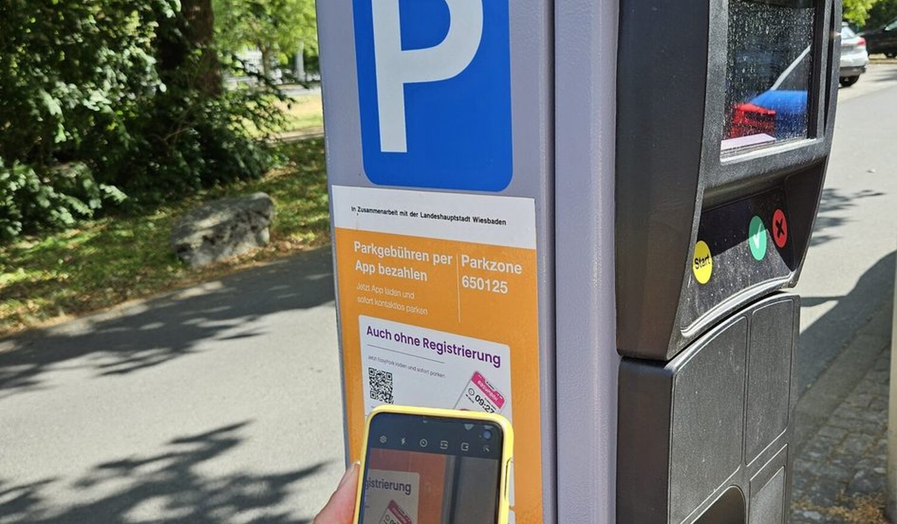Handyparken in Wiesbaden: Ein Drittel der bezahlten Parkvorgänge läuft digital
