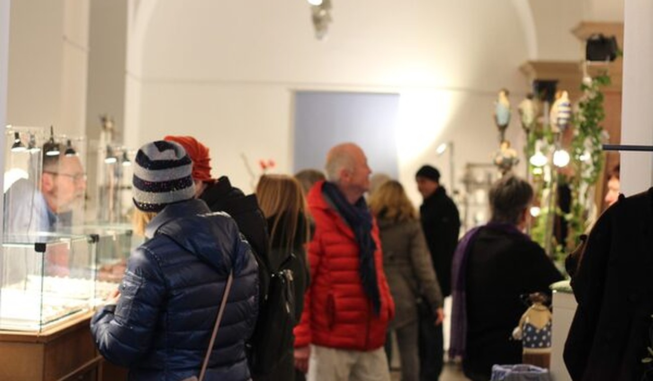 Kunsthandwerkermarkt im Wiesbadener Rathausfoyer vom 12. bis 14. Dezember Kunsthandwerkermarkt im Wiesbadener Rathausfoyer vom 12. bis 14. Dezember