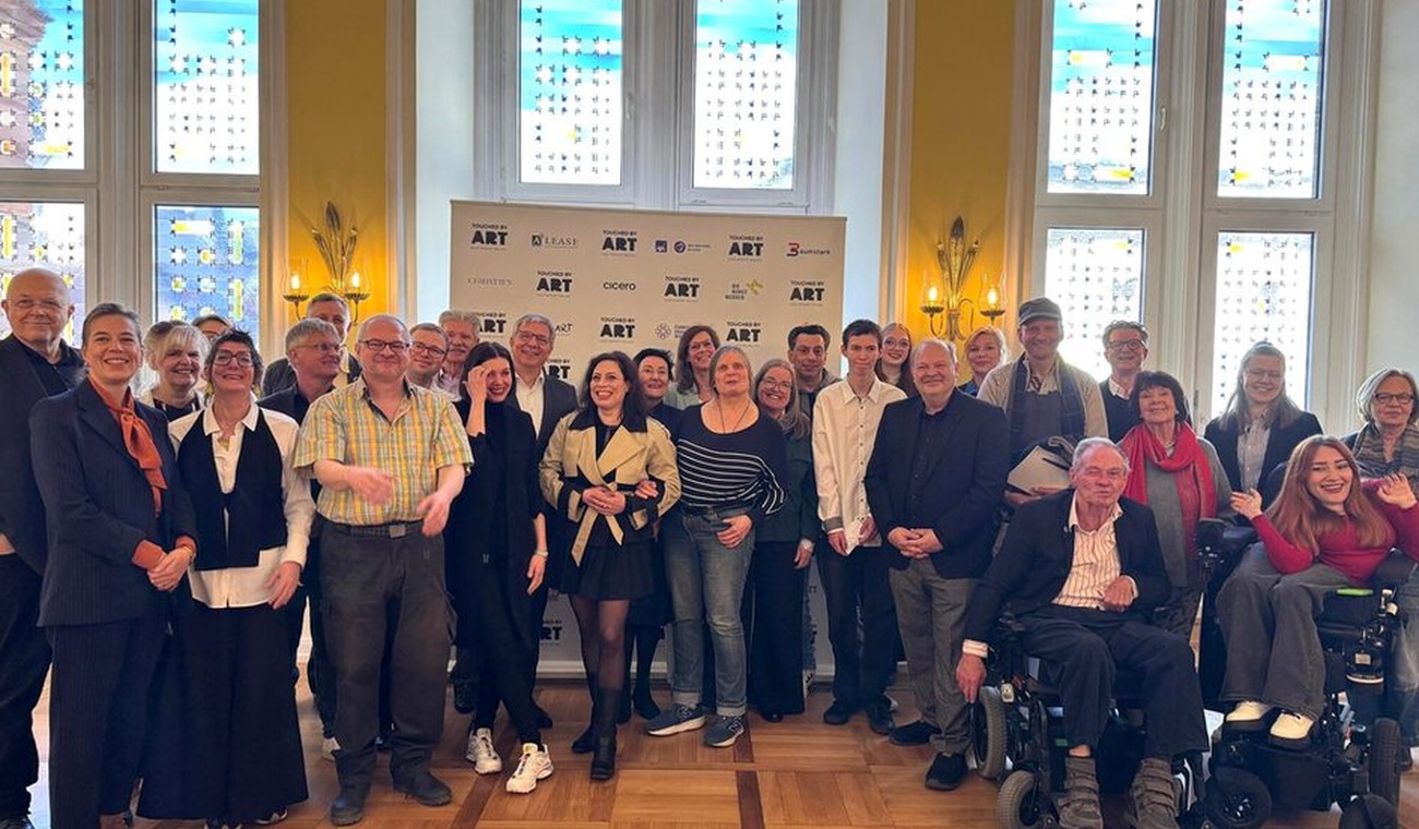 Wiesbaden beginnt inklusives Kunstprojekt mit Tandems und Auktion